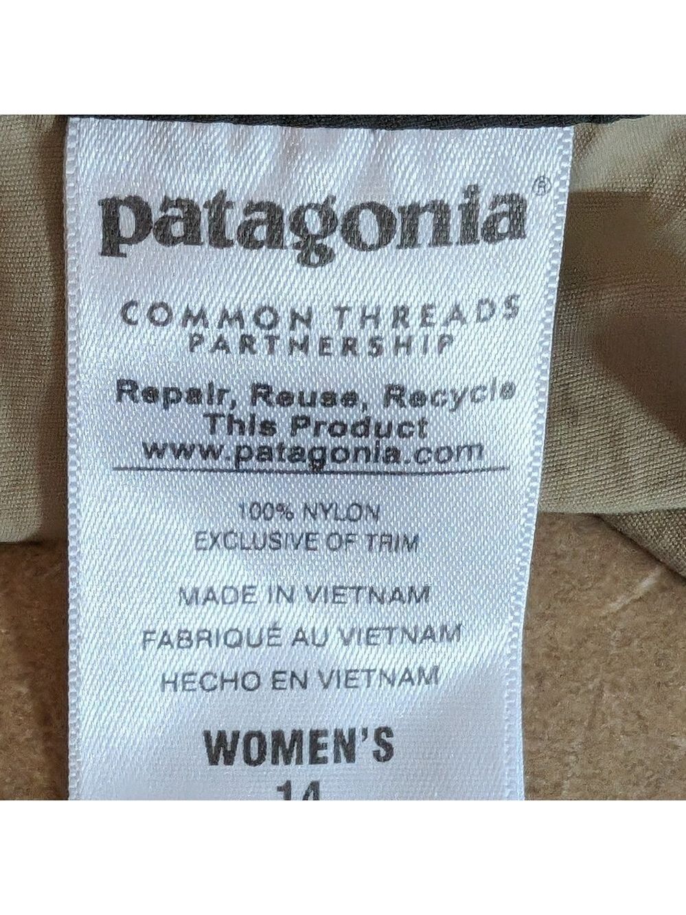 Patagonia Khaki Women's Away From Home Shorts Size 14 EUC Cabincore Outdoors - Picture 11 of 12